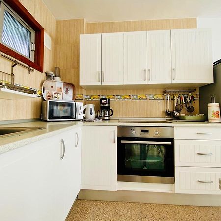Orange And White Apartment In Yumbo San Bartolomé Eksteriør bilde