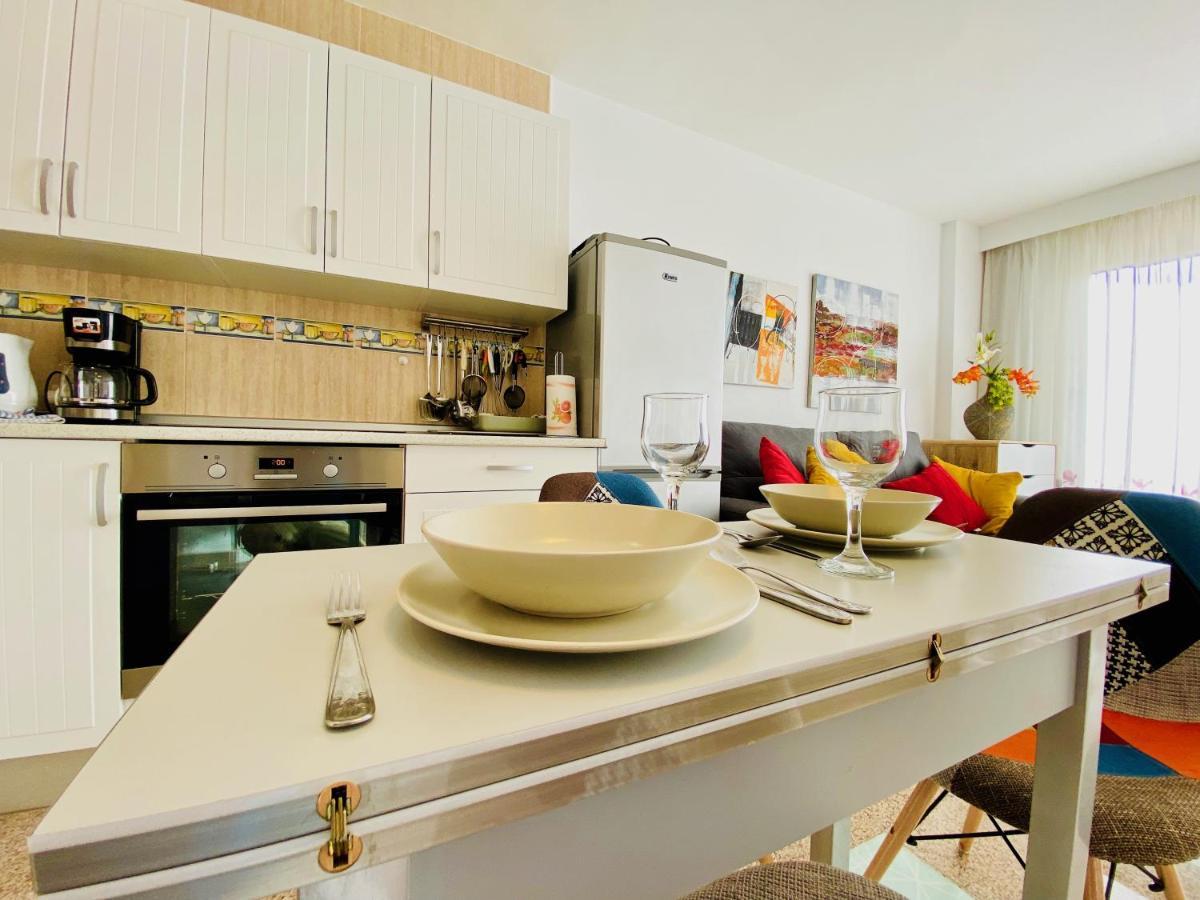 Orange And White Apartment In Yumbo San Bartolomé Eksteriør bilde